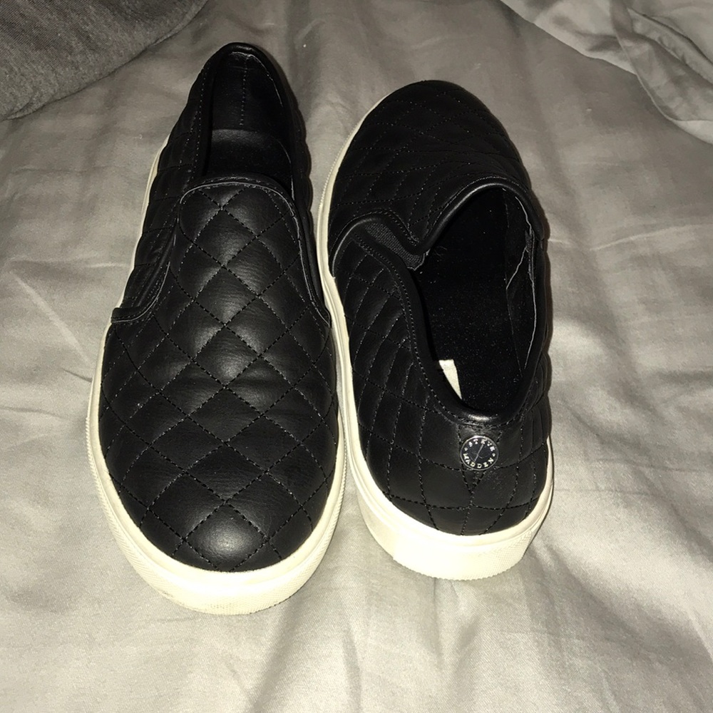 steve madden flat sneakers